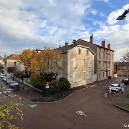 Ferienwohnung Au Pied De La Basilique Bourg-en-Bresse Exterior foto