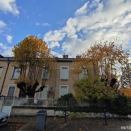 Ferienwohnung Au Pied De La Basilique Bourg-en-Bresse Exterior foto