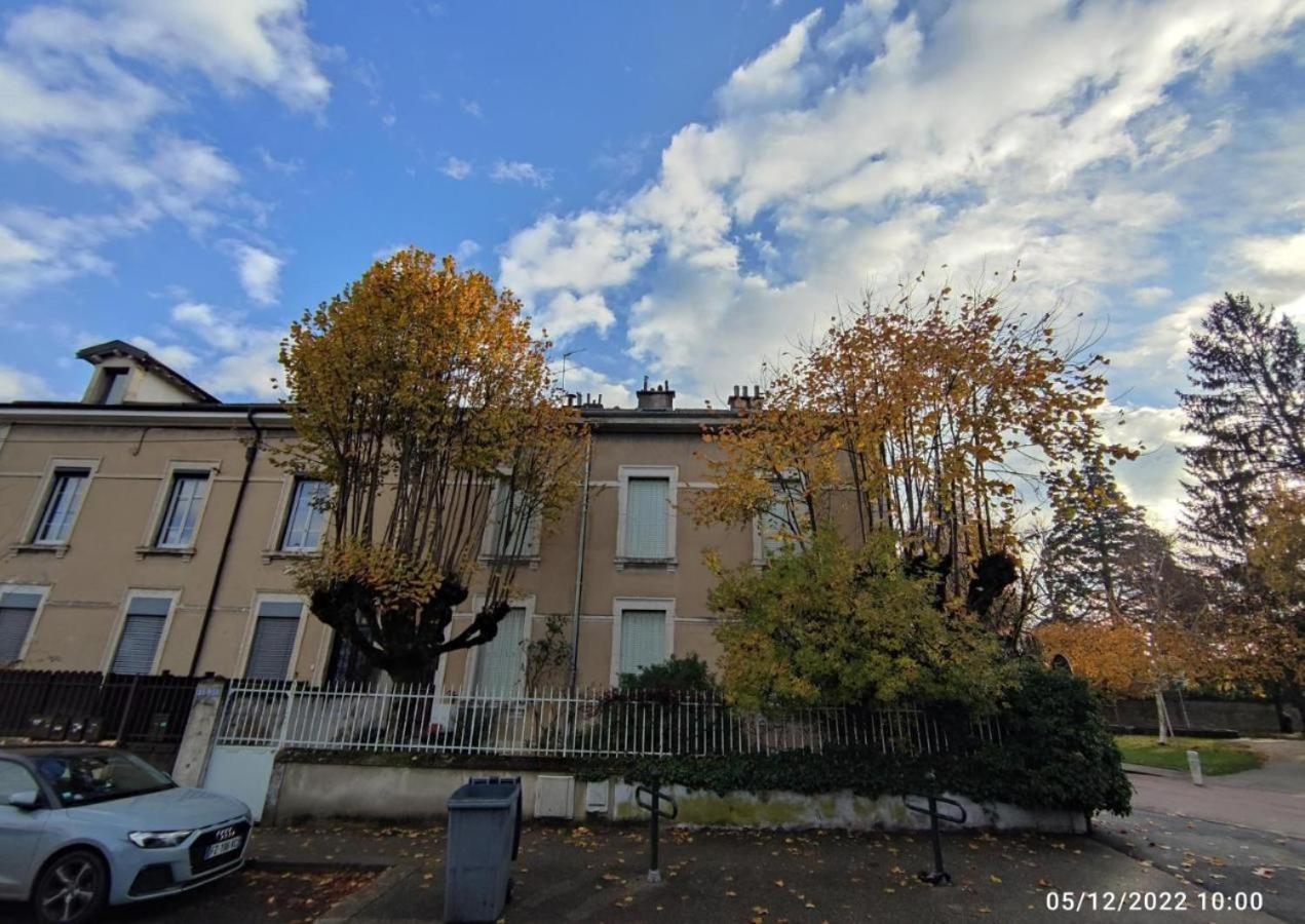 Ferienwohnung Au Pied De La Basilique Bourg-en-Bresse Exterior foto