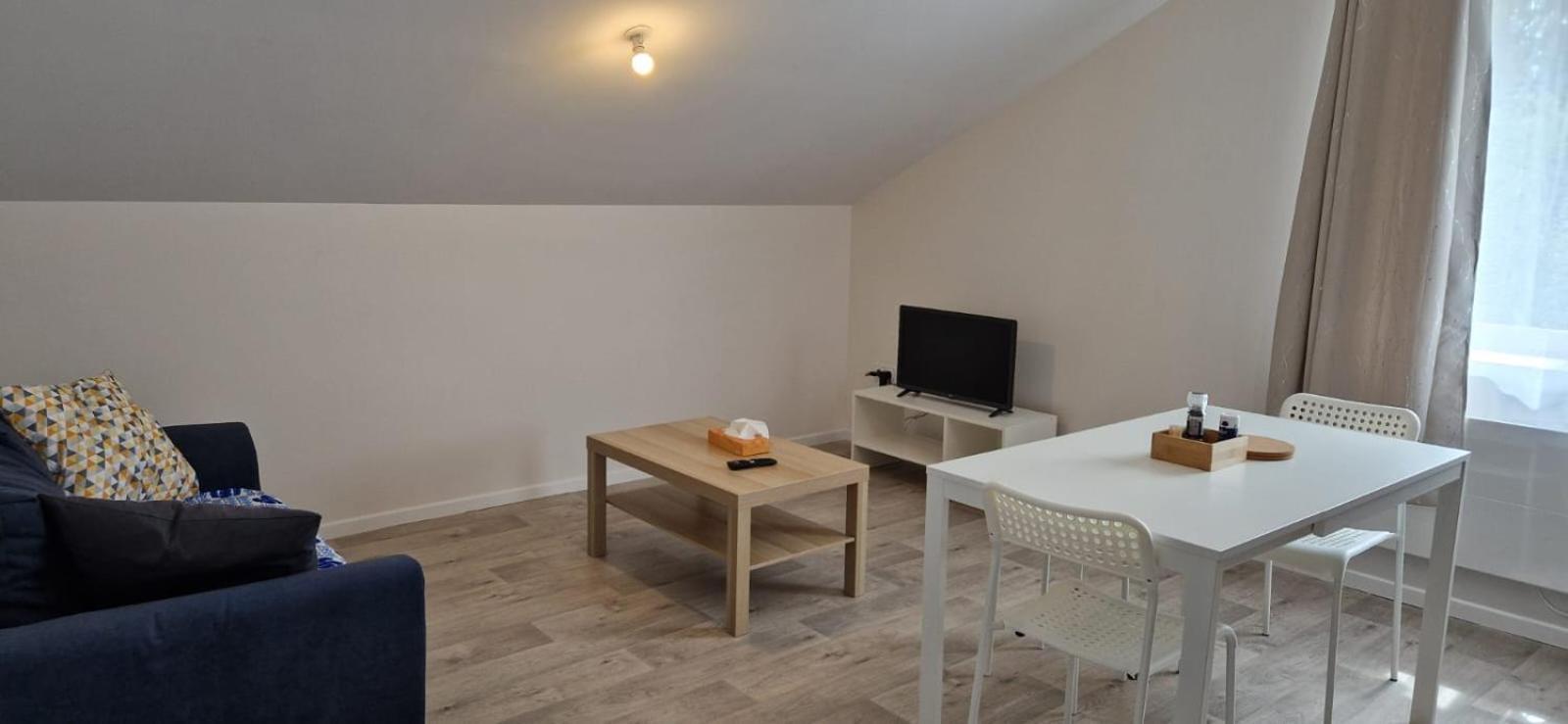 Ferienwohnung Au Pied De La Basilique Bourg-en-Bresse Exterior foto